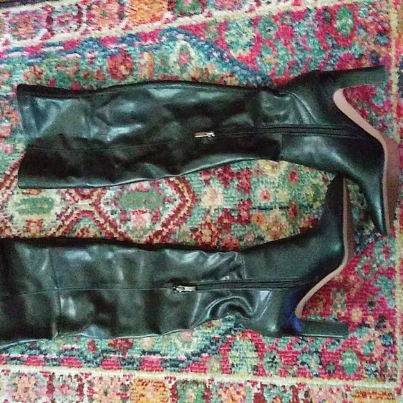 Franco Sarto Black Knee High Heeled Boots - Picture 2 of 4